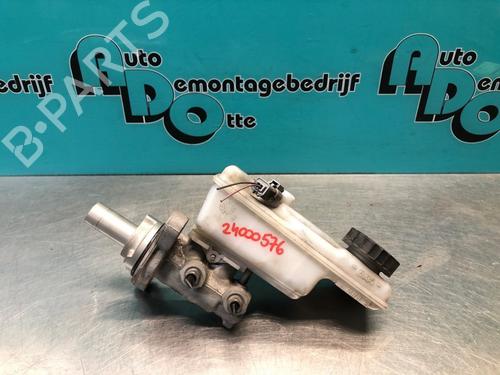 Used Brake master cylinder Brake master cylinder MERCEDES-BENZ CITAN Box Body/MPV (W415) 109 CDI (415.601, 415.603, 415.605) (90 hp) 28298039 28298039