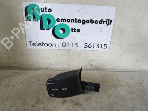 Used Steering wheel controls FORD FOCUS C-MAX (DM2) 2.0 TDCi (136 hp) 19588905