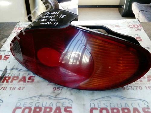 Right taillight HYUNDAI LANTRA II (J-2) 1.9 D | BP19552179C35 