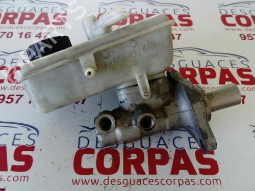 Used Brake master cylinder RENAULT LAGUNA II (BG0/1_) [2001-2007]  19547499