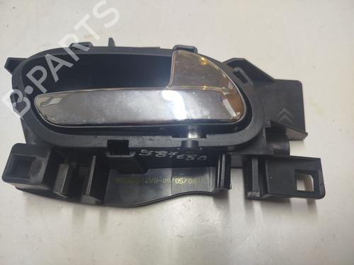 Used Front right interior door handle Front right interior door handle 36470079 36470079