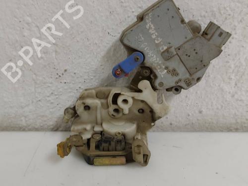 Used Front right lock NISSAN TERRANO II (R20) [1992-2007]  19571526