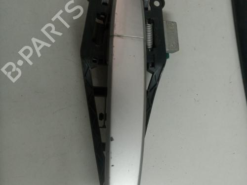 Używane Klamka zewnętrzna drzwi przednich prawych OPEL ASTRA H GTC (A04) [2005-2010]  19559595