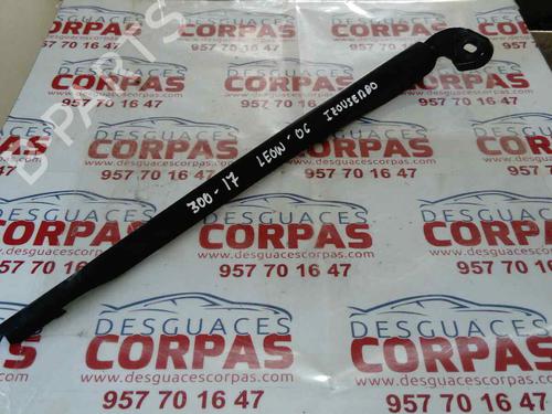 Used Front windshield wiper arm SEAT LEON (1P1) [2005-2013]  19550568