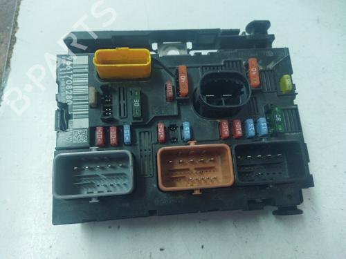 Used Fuse box PEUGEOT 307 (3A/C) 2.0 16V (140 hp) 30134369