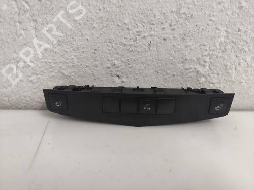 Used Switch MERCEDES-BENZ C-CLASS (W204) [2007-2015]  29420545