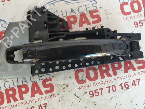 Used Front left exterior door handle AUDI A4 B8 (8K2) [2007-2017]  19554803