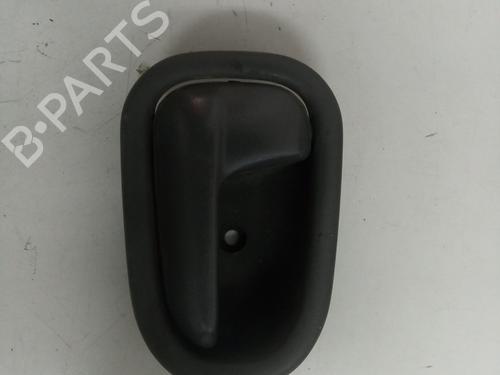 Used Front left interior door handle KIA SPORTAGE SUV (K00) [1994-2005]  19560266