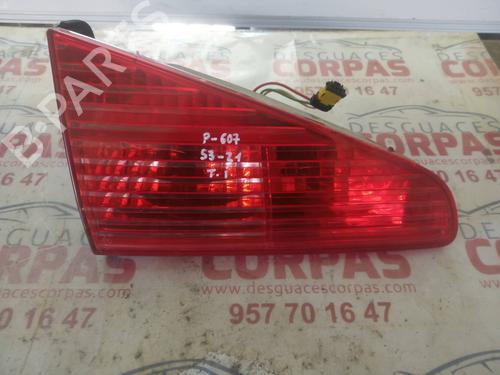 Feu de coffre gauche PEUGEOT 607 (9D, 9U) 2.2 HDi (133 hp) 19555121