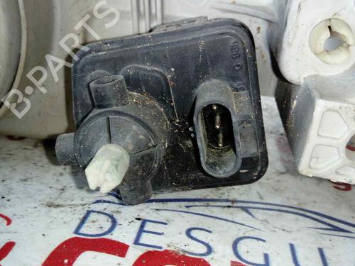 Right headlight HYUNDAI LANTRA II (J-2) 1.9 D | BP19552083C29 