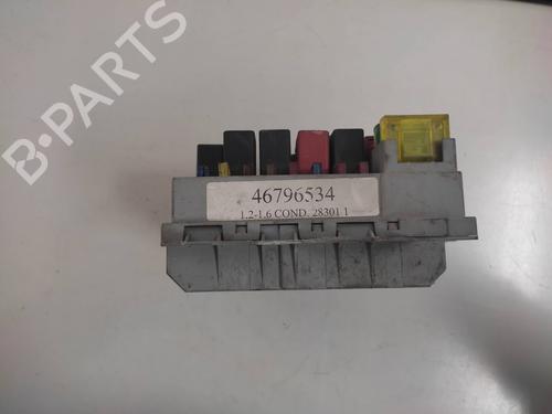 Used Fuse box FIAT STILO (192_) 1.6 16V (192_XB1A) (103 hp) 19560216