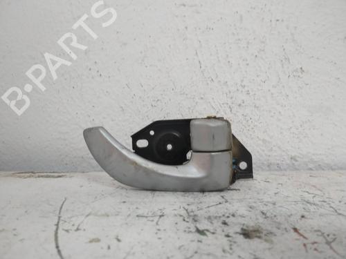 Used Front right interior door handle HYUNDAI TERRACAN (HP) [2001-2008]  19557311