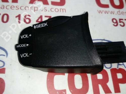 Used Steering wheel controls FORD FIESTA V (JH_, JD_) [2001-2014]  19553369