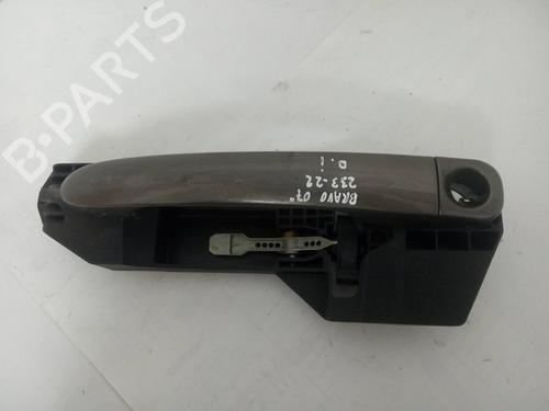 Used Front left exterior door handle FIAT BRAVO II (198_) 1.9 D Multijet (198AXC1B) (150 hp) 19562735