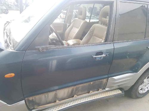 Used Left front door MITSUBISHI PAJERO III (V7_W, V6_W) [1999-2007]  19550786