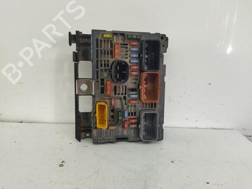Used Fuse box Fuse box CITROËN C4 I (LC_) [2004-2014] 40257318 40257318