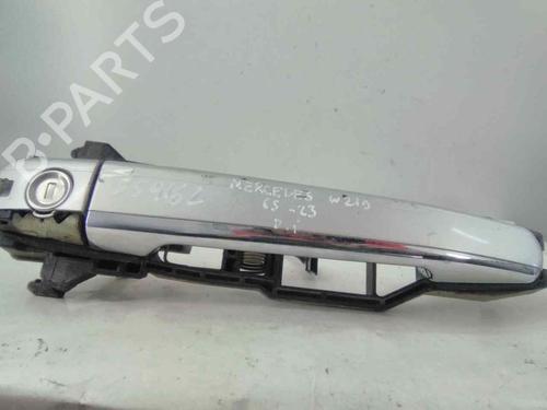 Used Front left exterior door handle MERCEDES-BENZ E-CLASS (W210) E 270 CDI (210.016) (170 hp) 19563911