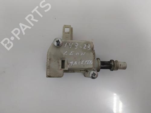 Used Central lock pump SEAT LEON (1M1) [1999-2006]  19566595