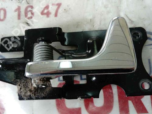 Used Front left interior door handle LAND ROVER DISCOVERY II (L318) 2.5 Td5 4x4 (139 hp) 19550509