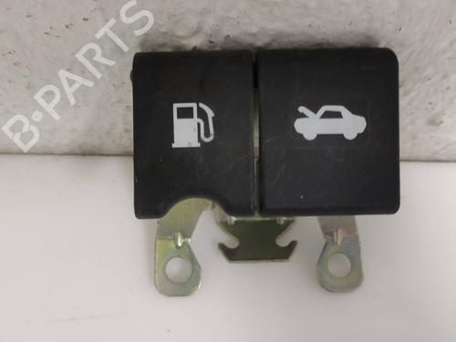 Used Switch NISSAN MICRA III (K12) 1.2 16V (80 hp) 19570174