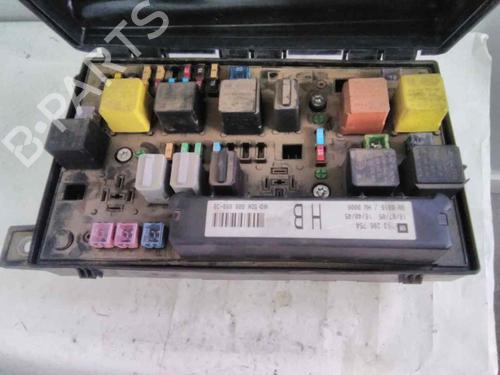 Zekeringkast OPEL ASTRA H GTC (A04) [2005-2010]  19565648