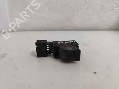 Used Right front window switch NISSAN PRIMERA Hatchback (P11) [1996-2002]  30178645