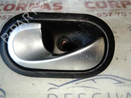 Used Front left interior door handle RENAULT MEGANE II (BM0/1_, CM0/1_) [2001-2012]  19660088