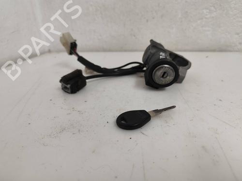 Ratlås/Tændingslås NISSAN VANETTE CARGO Van (HC 23) 2.3 D (75 hp) 30043798