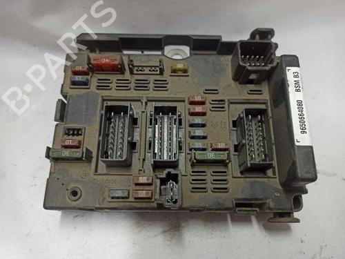 Used Fuse box PEUGEOT 307 Break (3E) 2.0 HDI 90 (90 hp) 19561811