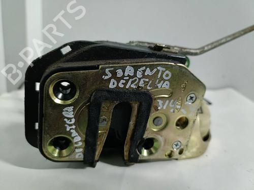 Used Front right lock KIA SORENTO I (JC) [2002-2011]  25039055