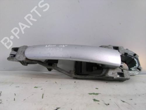 Used Front left exterior door handle SEAT LEON (1P1) [2005-2013]  19559159