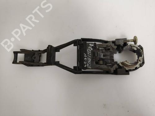 Used Front left exterior door handle SEAT LEON (1M1) [1999-2006]  19567767