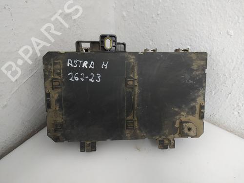 Boîte à Fusibles OPEL ASTRA H GTC (A04) [2005-2010]  19661316