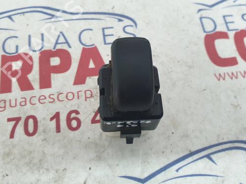 Used Right rear window switch MITSUBISHI PAJERO III (V7_W, V6_W) [1999-2007]  19555363