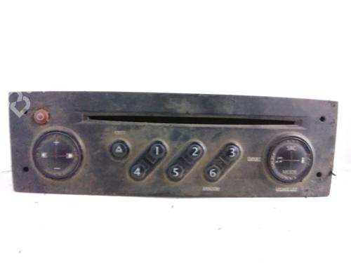 Used Radio RENAULT CLIO III (BR0/1, CR0/1) [2005-2014]  19559118