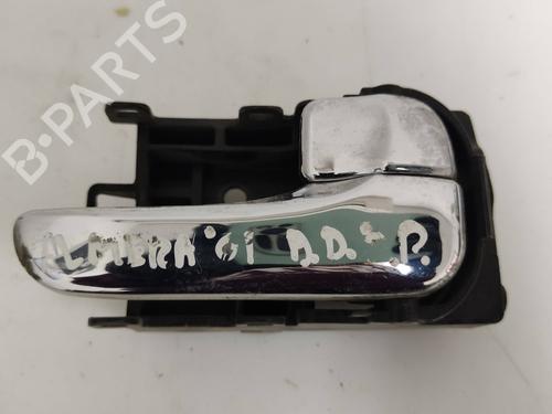 Højre fortil invendig håndtag NISSAN ALMERA II (N16) [2000-2025]  19570691