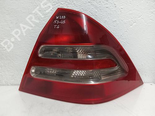 Used Right taillight Right taillight MERCEDES-BENZ C-CLASS (W203) C 220 CDI (203.006) (136 hp) 33442235 33442235