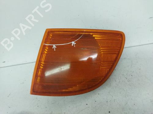Used Right front indicator MERCEDES-BENZ VITO Van (W638) 110 D 2.3 (638.074, 638.078) (98 hp) 33119665