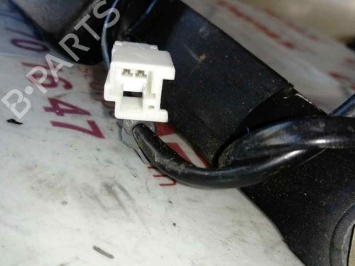 altro-nissan-primera-hatchback-p12-86842av700-18042002-izquierdo-2002-19552042 main image