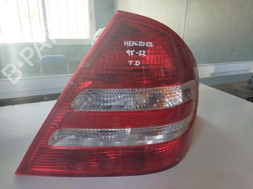 Right taillight MERCEDES-BENZ C-CLASS (W203) C 200 Kompressor (203.042) | BP19660693C35 