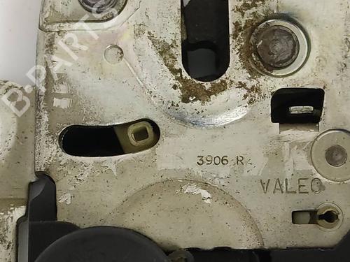 Tailgate lock LAND ROVER RANGE ROVER SPORT I (L320) 2.7 D 4x4 | BP19797743C101 