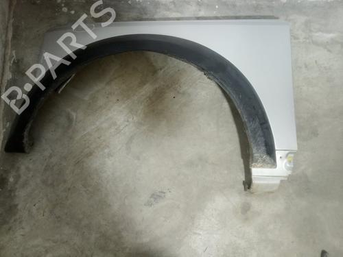 Used Left front fenders LAND ROVER DISCOVERY III (L319) [2004-2009]  29437643