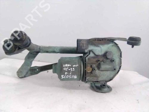 Used Front wiper motor SEAT LEON (1P1) [2005-2013]  19564552