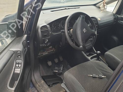 Venstre Baklys OPEL ZAFIRA A MPV (T98) 2.0 DTI 16V (F75) | BP19559820C34 