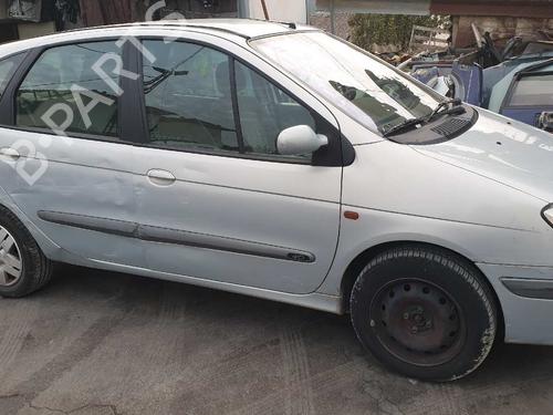 Right headlight RENAULT SCÉNIC I MPV (JA0/1_, FA0_) | BP19554691C29