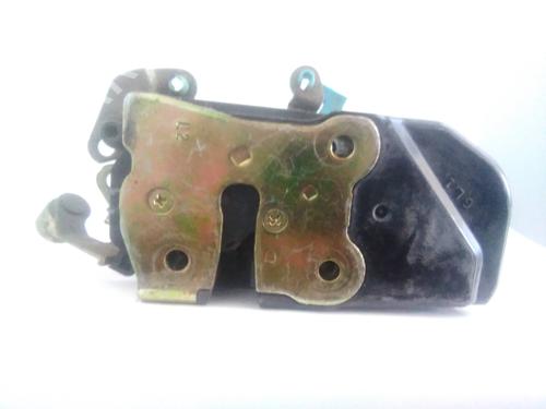 Used Front left lock CHRYSLER VOYAGER IV (RG, RS) [1999-2008]  19562102