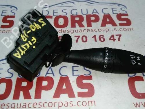 Used Steering column stalk FORD FIESTA V (JH_, JD_) [2001-2014]  19553370