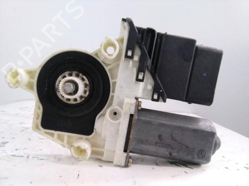 Rudehejsemotor bagstkærm højre SEAT LEON (1M1) [1999-2006]  19558992