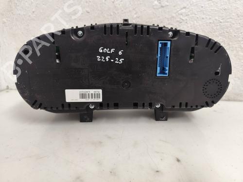 Instrument cluster VW GOLF VI (5K1) | BP30488522C47