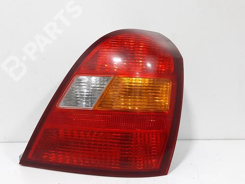 Used Right taillight HYUNDAI ELANTRA III Saloon (XD) 2.0 CRDi (113 hp) 8182511